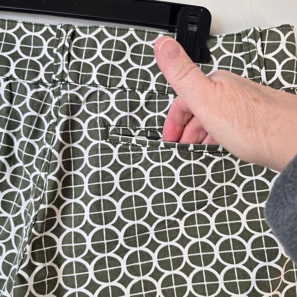 Fossil Shorts Women's 10 Green White Geometric Pattern Summer Beach Coastal - Picture 4 of 9